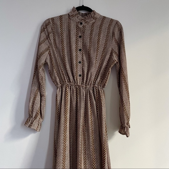 Dress and Vest Set in Fall Tone - Picture 6 of 8